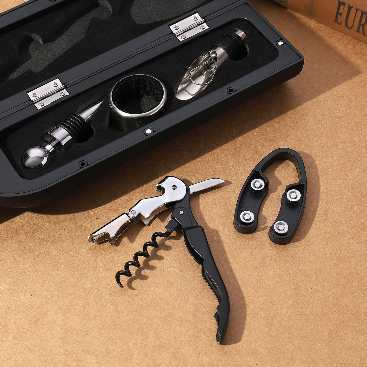Coffret Accessoires Vin en Forme de Bouteille